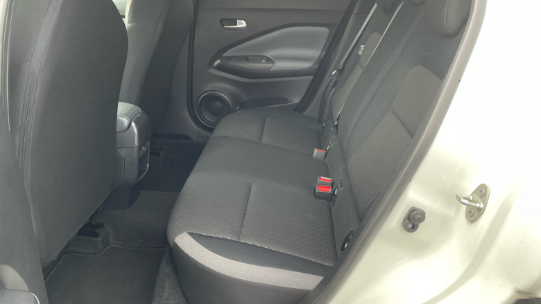 Nissan Juke 1.0 DiG-T 114 N-Connecta 5dr Petrol Hatchback